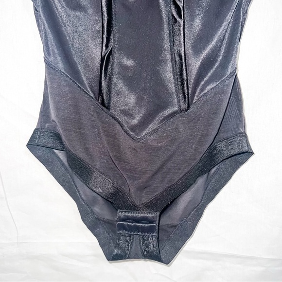 Elegant Black Women's Bodysuit - Picture 11 of 13